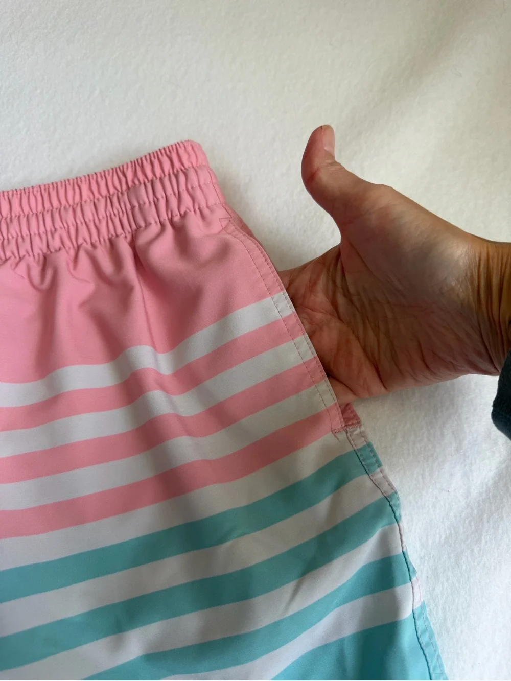 Chubbies On the Horizons Swim Trunks Men’s Large 7” Pink Aqua Striped Stretch